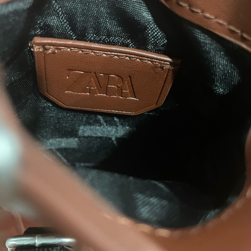 Zara. Leather sling bag with visiting card/ ATM card pockets. - Picture 4 of 4